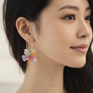 Pretty pastel flower earrings – gold plated